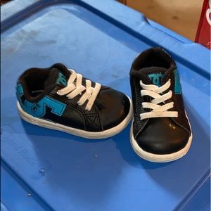 Dc shoes toddler size 5